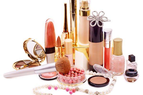 kozmetika-na-stolu.jpg, 69 KB